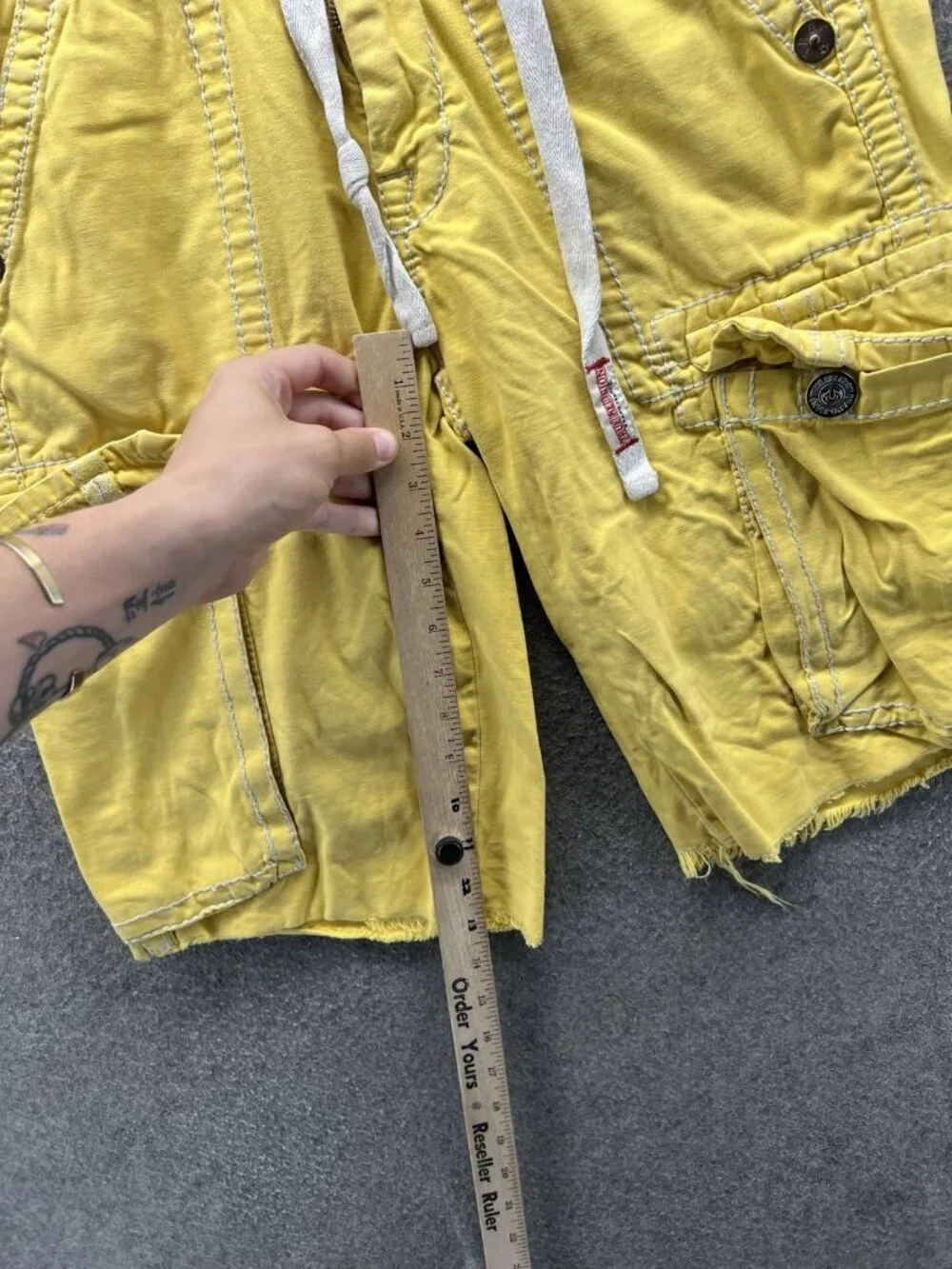 True Religion Shorts Mens 28 Yellow Cargo Drawstring Distressed Paratrooper Y2K